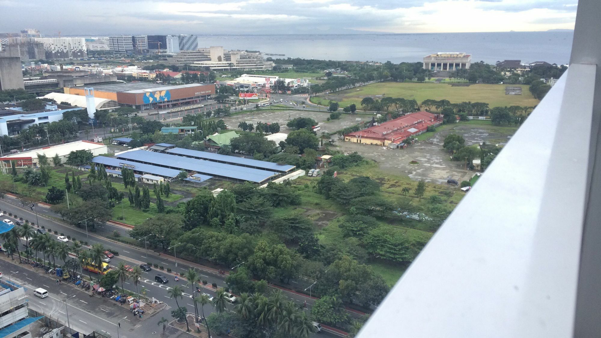 Seabreeze Residences At Breeze Residences Pasay Extérieur photo