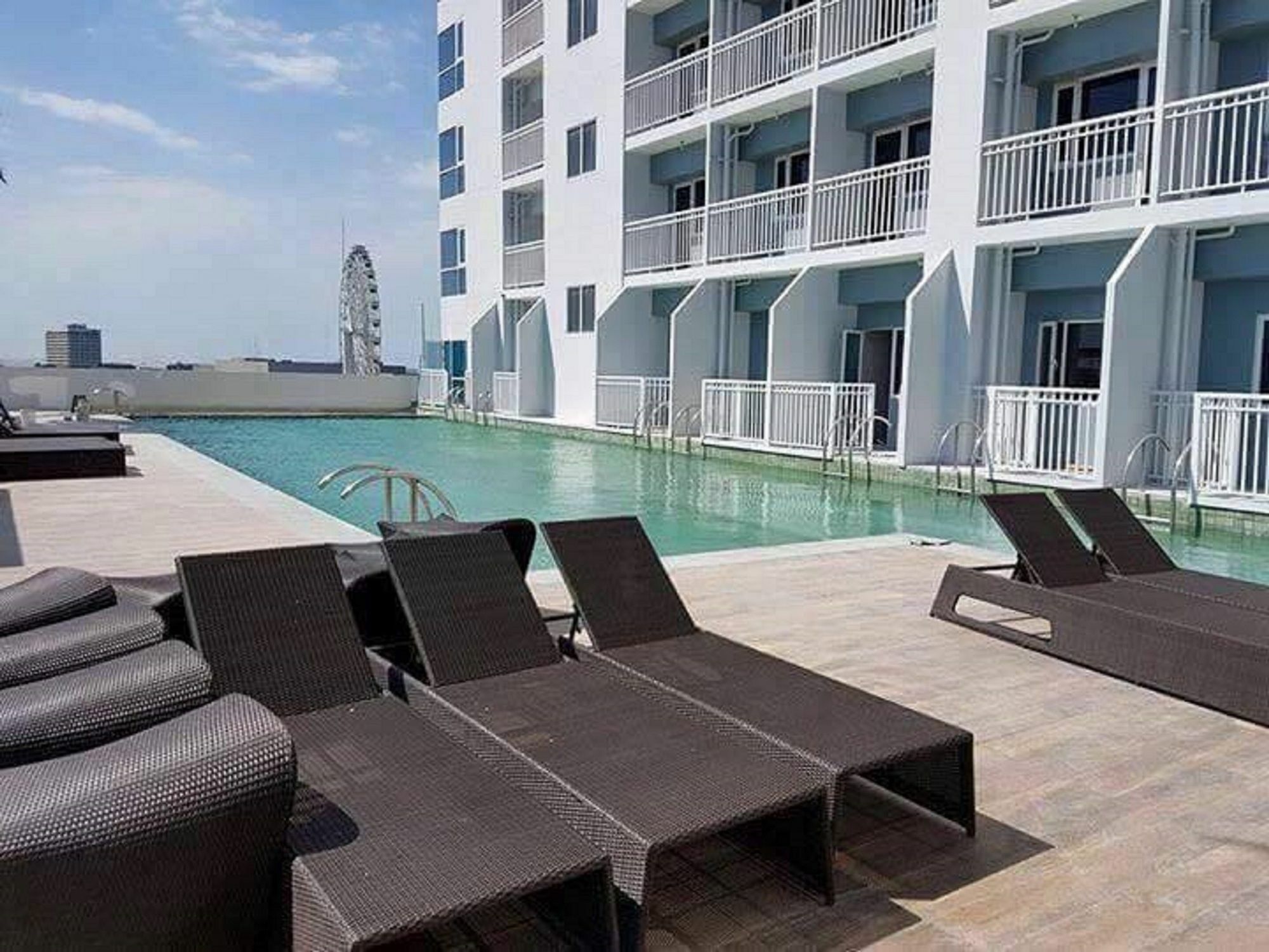 Seabreeze Residences At Breeze Residences Pasay Extérieur photo